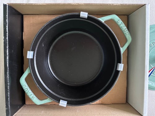 Staub round cocotte - round, cast