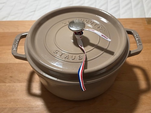Staub cast iron round - iron, qt,