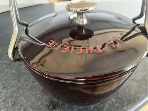 Staub cast iron - cast, teapot