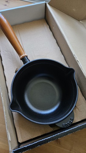 Staub vintage cast iron pot - staub,