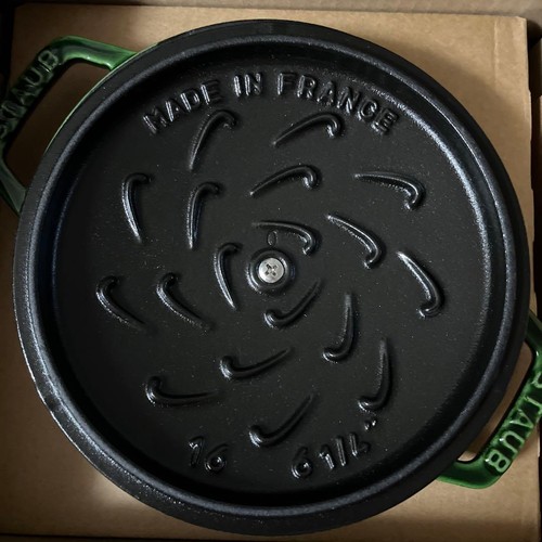Staub olive nabe small cast - olive,