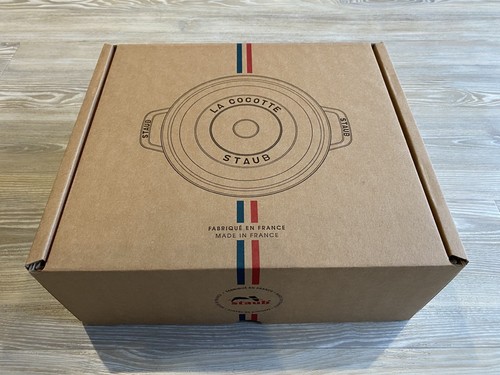 Staub shallow cocotte white - in,