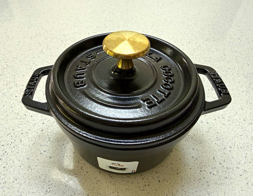 Staub cocotte cast - la, iron