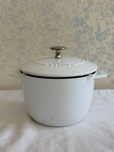 Staub cast iron petite - petite, french