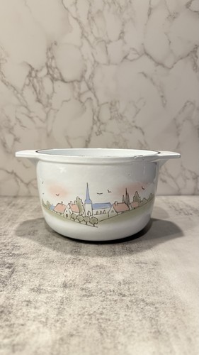 Staub nomar cast iron village - cast,
