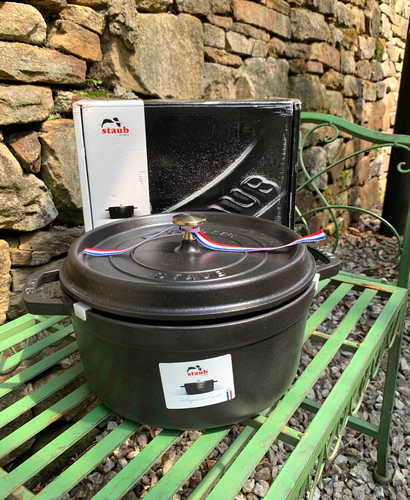Staub black cast iron - staub,
