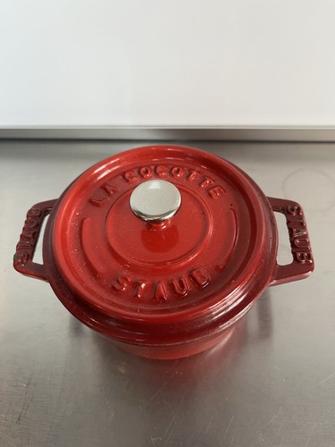 Staub cast iron - cast, round